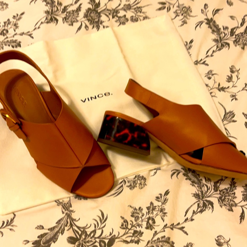 Vince, brand new, size 6 sandals